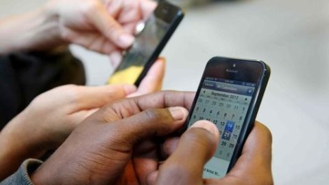 E’ giusto l’uso dei cellulari a scuola?
