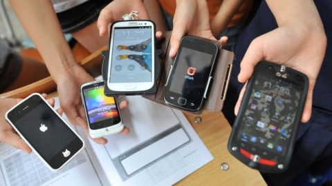 TELEFONI IN CLASSE: UTILI STRUMENTI OD OSTACOLI PER  L’APPRENDIMENTO?