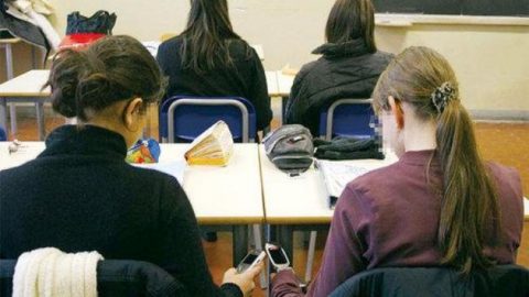 Telefonini in classe. Quali regole volete?