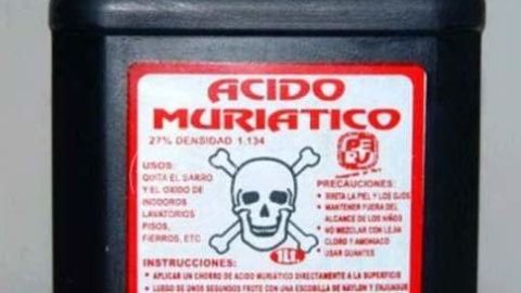 Una barbara arma: l’acido muriatico.