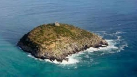 Basta vendere Isole agli stranieri!