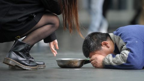 Un mondo di poveri.