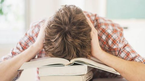 LA SCUOLA È UNO STRESS: SIETE D’ACCORDO? QUALI SOLUZIONI PROPONETE?