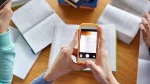Pro e contro del telefono in classe