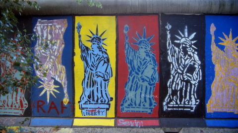 Street art in bilico tra la legalità e l’illegalità.